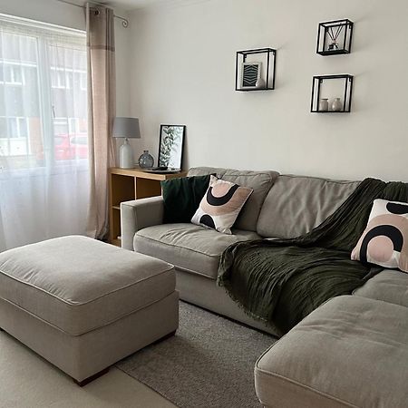 Вилла Stylish 3 Bed House Хитчин Экстерьер фото